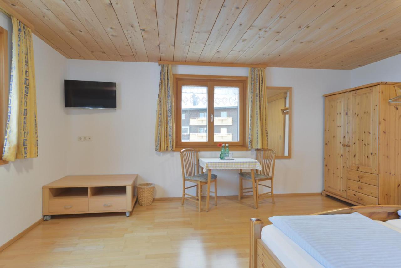 Pension Haus Romy Schoppernau Buitenkant foto