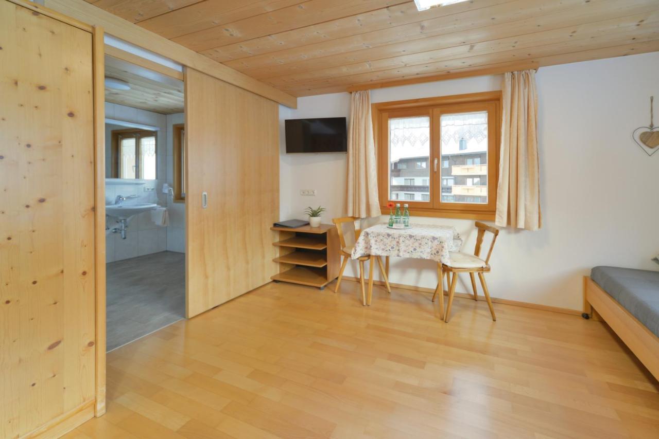 Pension Haus Romy Schoppernau Buitenkant foto
